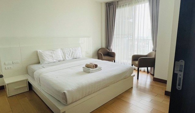 Cozy ASTRA condo 48sqm 1-bedroom nr night bazarr and old town rooftopswimming in Chang Wat Chiang Mai