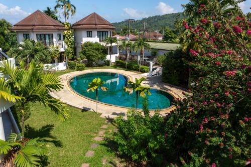 Cozy design house with Swimmingpool and Garden Esrah Home in Koh Samui