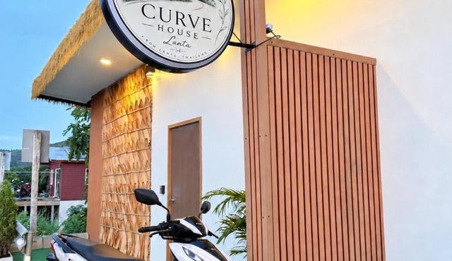Curve House Lanta in Ko Lanta Yai