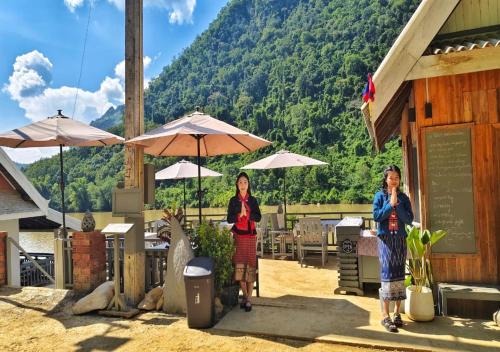 Dokchampa River View Villa in Nongkhiaw