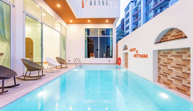 Downtown Oasis Pool Villa