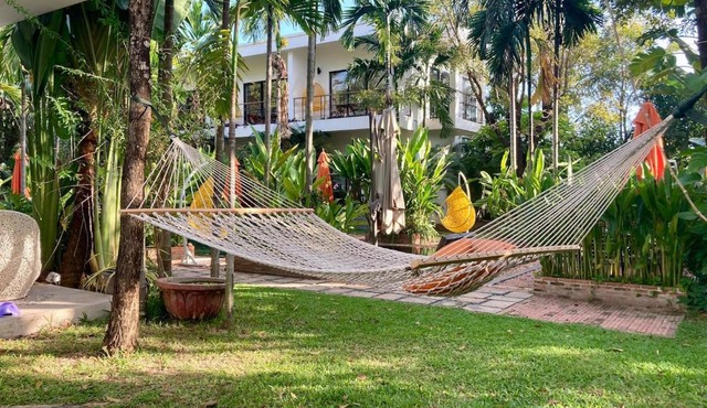 Duplex, 1BR Loft, King Bed, Pool, Garden, Sony Soundbar in Phumĭ Trâpeăng Treăng