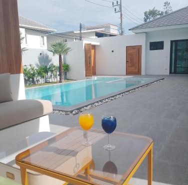 Emilie Villas in Maret