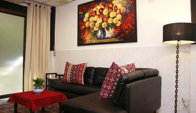 Entire Big House Close to Silom/Siam/Sukhumvit