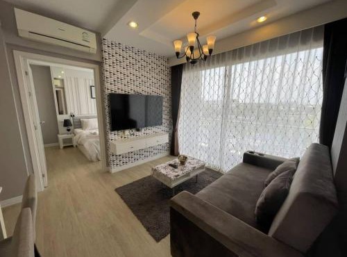 Execlusive Seaview 1 bedroom suite with toproof pool at The Patio Bangsaen