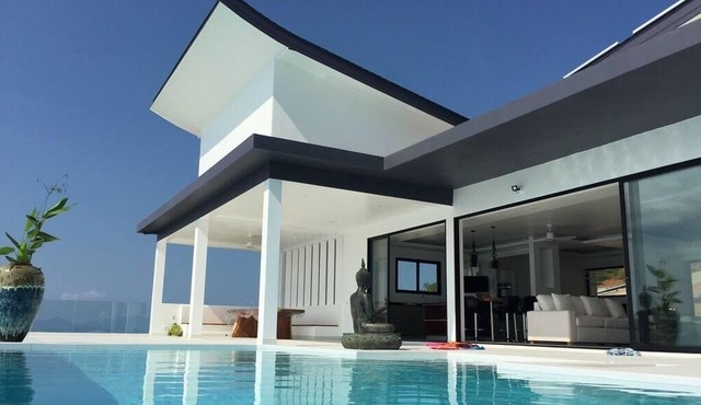 Fabulous Alizés villa with sea view with Staff and 4x4 vehicle. in Koh Samui