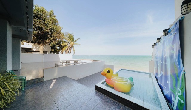 GAO Bee One Beachfront Pool Villa
