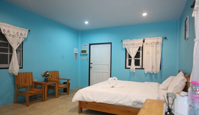 Golden View Resort in Suan Phueng