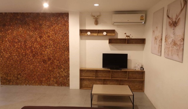 Gorgeous 2 bedrooms 50 sqm in the heart of Phuket in Vichit