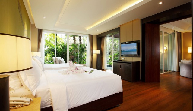 Graceland Khaolak Beach Resort in Takua Pa