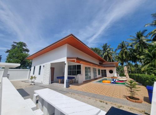 Hadkaew Thepha Pool Villa by Jehsana in Ban Krong I Tam