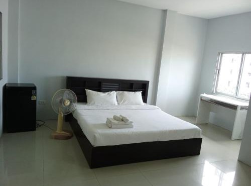 happy residencies pattaya 2