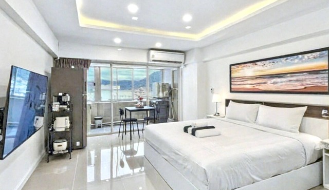 Heritage - Modern Studio shared Pool, City Centre in Tambon Patong