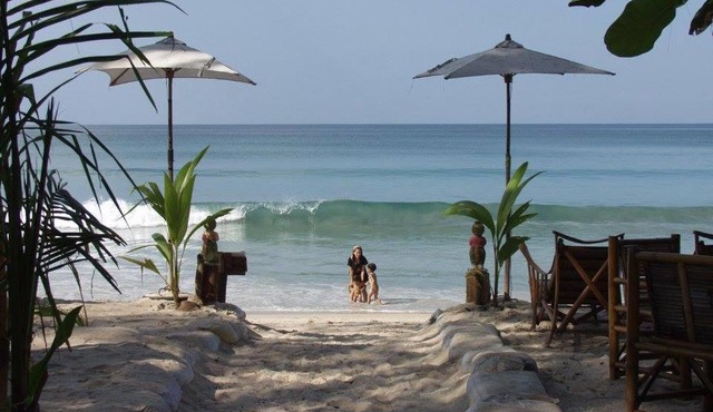 JJ Beach Resort & JJ Seafood in Ranong