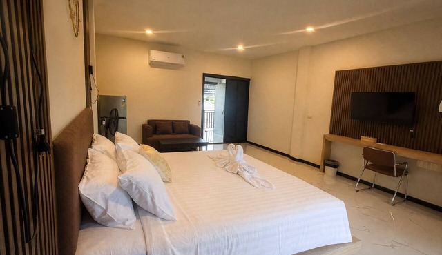 King Room in the Heart of Central Bang Tao Live Work Connect in Phuket