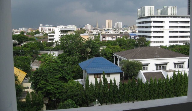 Komol Residence Bangkok in Bangkok