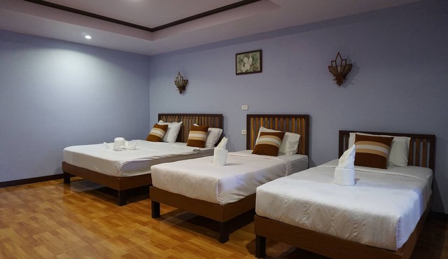 Lampang Bouteak Resort in Lampang