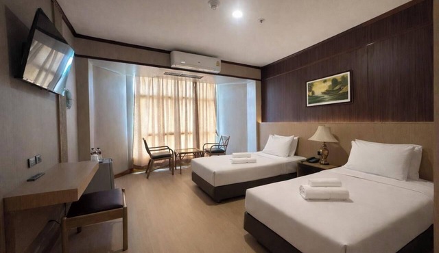 Lertthanee Hotel in Suphan Buri