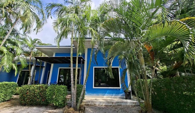 Little Blue House 2- AoNang: Bungalow in a quiet neighborhood near AoNang Beach! in Ao Nang