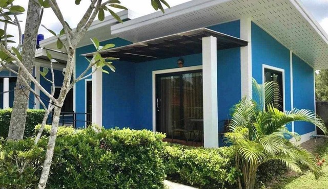 Little Blue House- AoNang: Bungalow in a quiet neighborhood near AoNang Beach! in Ao Nang