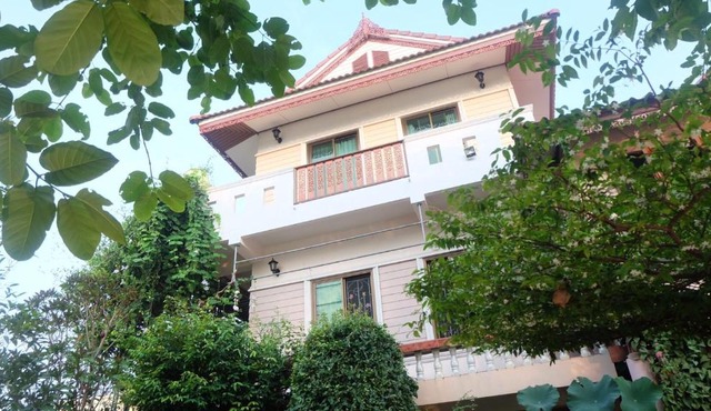 Loy Manee House