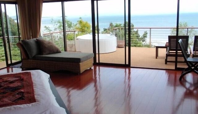 Lux. 1- 4 Bed Villa with Pool Sunset Views- Award winning rental