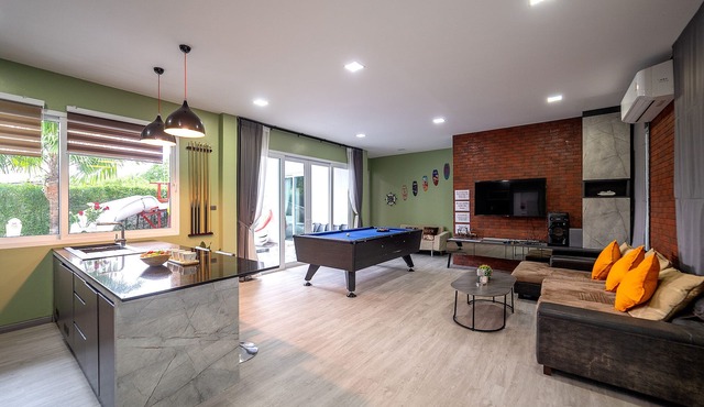 Luxury and Playful 5 Bed Pool Villa - CC in Sattahip