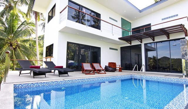 Luxury Villa with Sea View & Swimming Pool