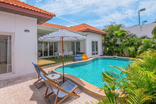 Majestic Residence Pool Villas 3 Bedrooms Private Beach in Pattaya South
