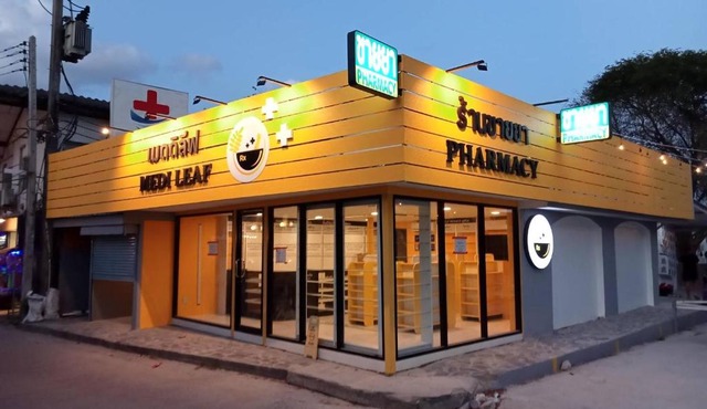 MediLeaf Hostel in Haad Rin