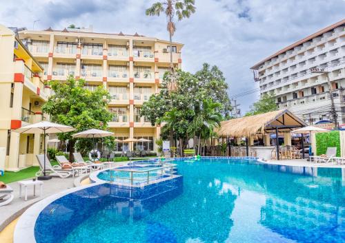 Mermaid Beach Resort - 100m to Beach, Saltwater Pool & BeerGarden in Pattaya