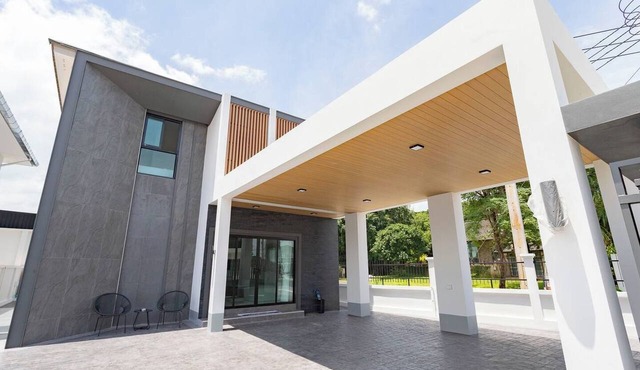 Minimalist 4BR Chiang Mai Home: Nice Cozy Convenient in Nong Hoi Sub-district