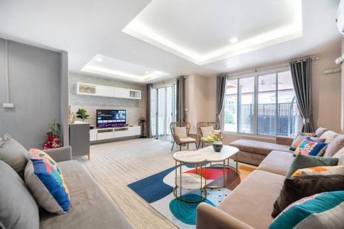 MIQ Home 142 Huai Khwang NEW4BR/Jodd fair