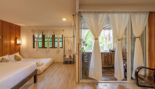 Monruamsuk Homestay Cafe And Bistro