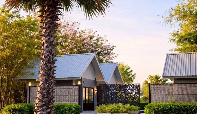 Na Ville Resort