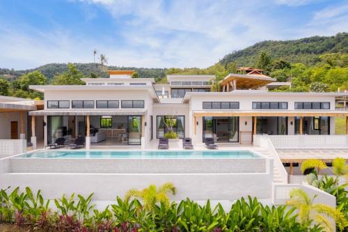 Namuang Waterfall and Seaview Villa in Na Mueang