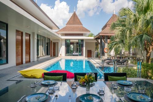 Narintara Private Villas - Hotel style service with Free Tuk Tuk to the beach