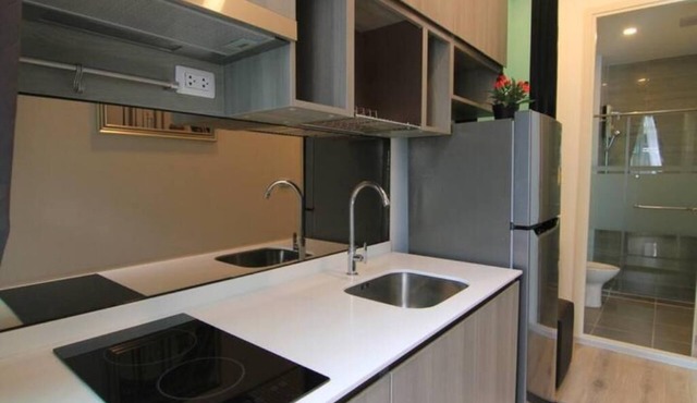 New Condo, Hi-Speed Wi-Fi/Gym&Pool/MRT Lam Sali