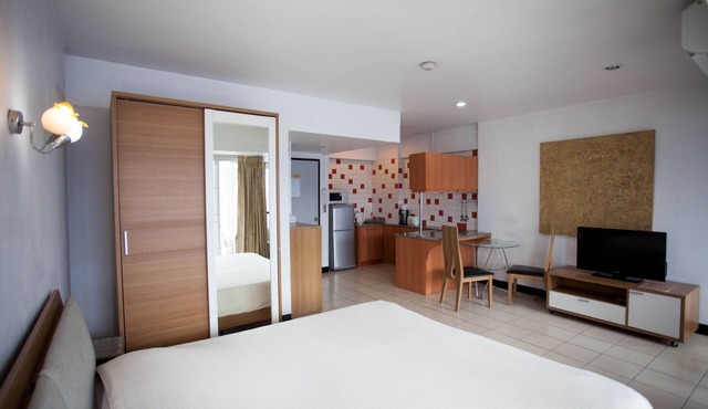 Night Bazaar Road - 40 Sqm - 4th Floor - Work-From-Home w/Fully Fitted Kitchen