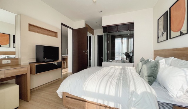 Opulence Riverview/Train Access