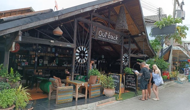 Outback1990 in Haad Rin