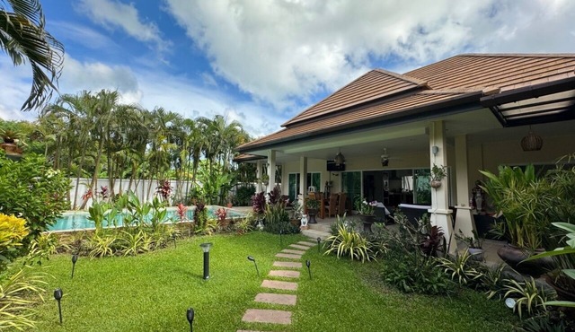 Pacotte 3BR private pool villa & garden