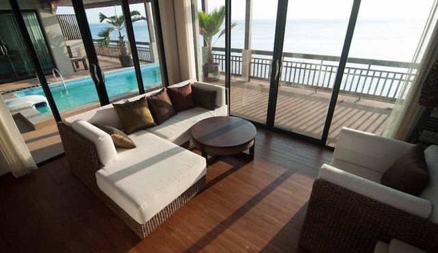 Penn Sunset Villa with Pool 10A