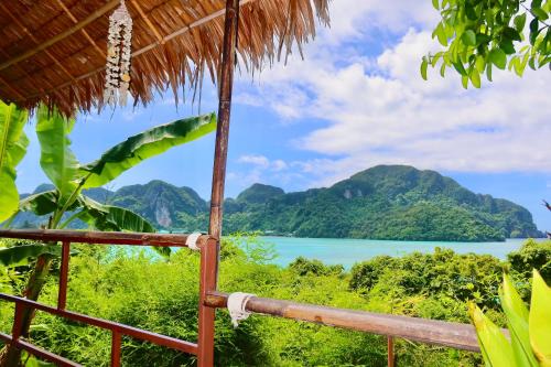 Phi Phi Sea Sky Resort in Ko Phi Phi