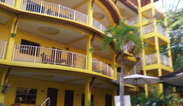 Phratamnak Inn Hotel & Guesthouse - 100 mtr from the beach