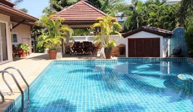 Phuket luxury detached villa with garden and pool in Phuket