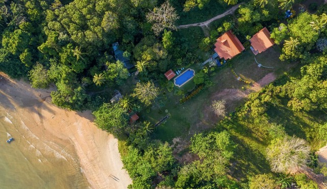 Piman Pu Villa - private serviced beach front Thai style pool villa