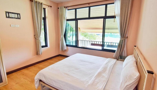 Pirom Lake And Resort in Si Maha Phot