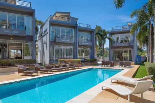 Pool Access Villa Argent 8, 3-Bedroom near Mission Hills Golf