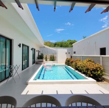 Pranatarn Pool Villa Coral Color